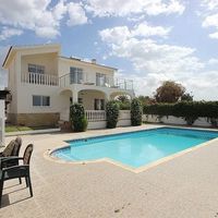 Villa in the big city, at the spa resort, in the suburbs, at the seaside in Republic of Cyprus, Eparchia Pafou, 160 sq.m.