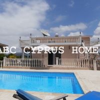 Вилла в пригороде, у моря на Кипре, Пафос, 290 кв.м.