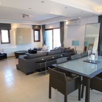 Вилла в большом городе, в горах, в пригороде, у моря на Кипре, Лимасол, 300 кв.м.