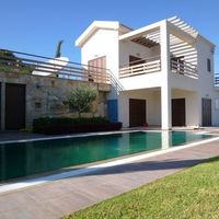 Вилла в большом городе, в горах, в пригороде, у моря на Кипре, Лимасол, 300 кв.м.