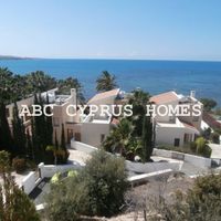 Villa in the big city, at the spa resort, in the suburbs, at the seaside in Republic of Cyprus, Eparchia Pafou, 200 sq.m.