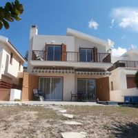 Villa in the big city, at the spa resort, in the suburbs, at the seaside in Republic of Cyprus, Eparchia Pafou, 200 sq.m.