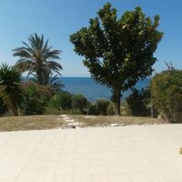 Villa in the big city, at the spa resort, in the suburbs, at the seaside in Republic of Cyprus, Eparchia Pafou, 200 sq.m.