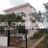 Дом в большом городе, в горах, в пригороде, у моря на Кипре, Пафос, 180 кв.м.