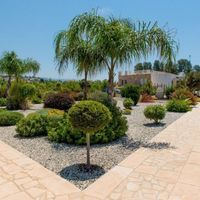 Elite real estate in the suburbs, at the seaside in Republic of Cyprus, Eparchia Pafou, 200 sq.m.