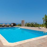 Elite real estate in the suburbs, at the seaside in Republic of Cyprus, Eparchia Pafou, 200 sq.m.