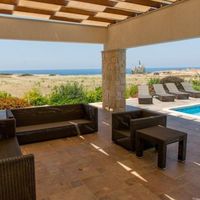 Elite real estate in the suburbs, at the seaside in Republic of Cyprus, Eparchia Pafou, 200 sq.m.