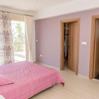 Elite real estate in the suburbs, at the seaside in Republic of Cyprus, Eparchia Pafou, 200 sq.m.