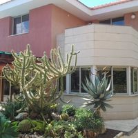 Элитная недвижимость в большом городе, в горах, в пригороде, у моря на Кипре, Лимасол, 280 кв.м.