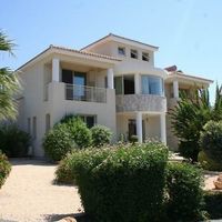 Elite real estate in the suburbs, at the seaside in Republic of Cyprus, Eparchia Pafou, 330 sq.m.