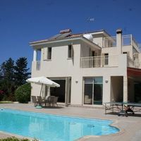 Elite real estate in the suburbs, at the seaside in Republic of Cyprus, Eparchia Pafou, 330 sq.m.