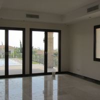 Вилла в большом городе, в горах, у моря на Кипре, Лимасол, 587 кв.м.