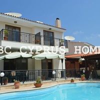 Villa in the mountains, in the suburbs in Republic of Cyprus, Eparchia Pafou, 140 sq.m.