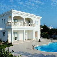 Villa in the suburbs, at the seaside in Republic of Cyprus, Eparchia Pafou, 195 sq.m.