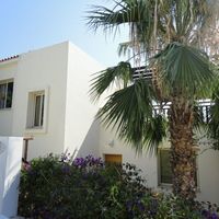 Вилла в большом городе, на спа-курорте, в пригороде, у моря на Кипре, Пафос, 180 кв.м.