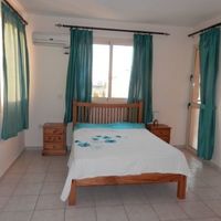 Bungalow in the big city, at the spa resort, at the seaside in Republic of Cyprus, Eparchia Pafou, 90 sq.m.
