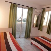 Bungalow in the big city, at the spa resort, at the seaside in Republic of Cyprus, Eparchia Pafou, 90 sq.m.