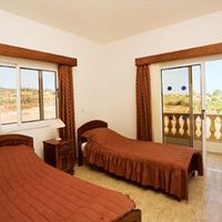 Элитная недвижимость в пригороде, у моря на Кипре, Пафос, 250 кв.м.