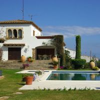 Villa in Spain, Catalunya, Girona, 500 sq.m.