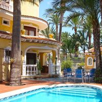 Villa in Spain, Comunitat Valenciana, Torrevieja, 283 sq.m.
