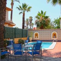 Villa in Spain, Comunitat Valenciana, Torrevieja, 283 sq.m.