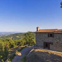 House in the mountains, in the village, in the forest in Italy, Siena, 130 sq.m.