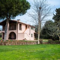Villa in the mountains, in the suburbs, in the forest, at the seaside in Italy, Grosseto, 260 sq.m.