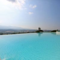 Hotel in the big city, in the mountains, in the suburbs, in the forest in Italy, Florence, 2900 sq.m.
