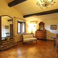 Villa in the mountains, at the spa resort, in the suburbs, in the forest in Italy, Siena, 555 sq.m.