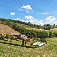 Elite real estate in the mountains, at the spa resort, in the suburbs, in the forest in Italy, Umbria, 289 sq.m.