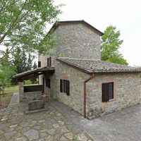 Villa in the mountains, in the village, by the lake, in the forest in Italy, Siena, 135 sq.m.