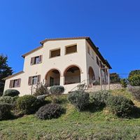 Villa in the mountains, at the spa resort, in the suburbs, in the forest in Italy, Perugia, 420 sq.m.