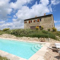 Villa in the mountains, at the spa resort, in the suburbs, in the forest in Italy, Siena, 440 sq.m.