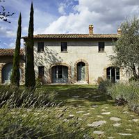 Elite real estate in the mountains, in the suburbs, in the forest in Italy, Siena, 577 sq.m.
