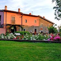 Villa in the mountains, in the suburbs, in the forest in Italy, Arezzo, 457 sq.m.