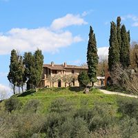 Elite real estate in the mountains, in the forest in Italy, Siena, 370 sq.m.