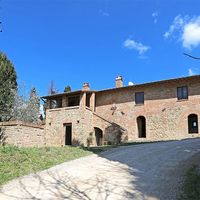 Elite real estate in the mountains, in the forest in Italy, Siena, 370 sq.m.