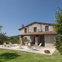 Elite real estate in the mountains, in the forest in Italy, Umbria, 885 sq.m.