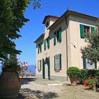 Villa in the mountains, in the suburbs, in the forest in Italy, Florence, 600 sq.m.