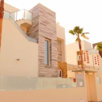 Villa in the big city, at the spa resort, by the lake, at the seaside in Spain, Comunitat Valenciana, Torrevieja, 158 sq.m.