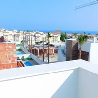 Villa in the big city, at the spa resort, by the lake, at the seaside in Spain, Comunitat Valenciana, Torrevieja, 158 sq.m.