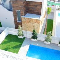 Villa in the big city, at the spa resort, by the lake, at the seaside in Spain, Comunitat Valenciana, Torrevieja, 158 sq.m.