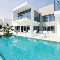 Villa in the suburbs in United Arab Emirates, Dubai, 688 sq.m.