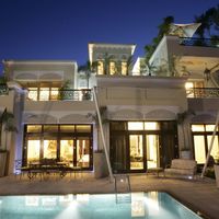 Villa in the suburbs in United Arab Emirates, Dubai, 1386 sq.m.
