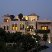 Villa in the suburbs in United Arab Emirates, Dubai, 1386 sq.m.