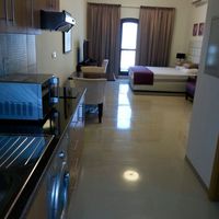 Отель (гостиница) в ОАЭ, Дубаи, 77 кв.м.