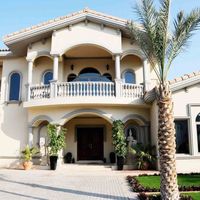 Villa at the seaside in United Arab Emirates, Dubai, 650 sq.m.