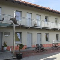 Отель (гостиница) в большом городе, в горах в Словении, Марибор, 810 кв.м.