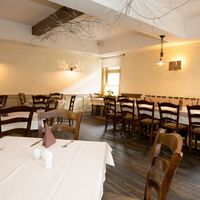 Отель (гостиница) в большом городе в Словении, Любляна, 804 кв.м.