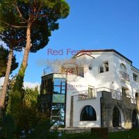 Villa in Italy, Bordighera, 315 sq.m.